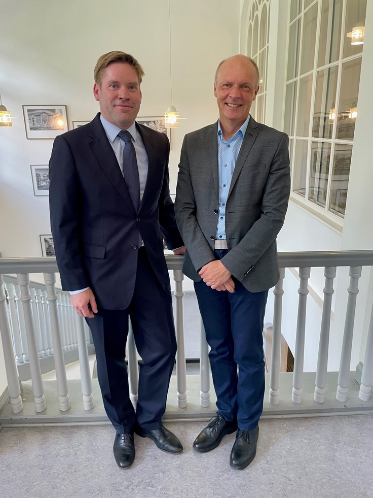 Dr. Henning Steen mit Dr. Thomas Rieckhoff